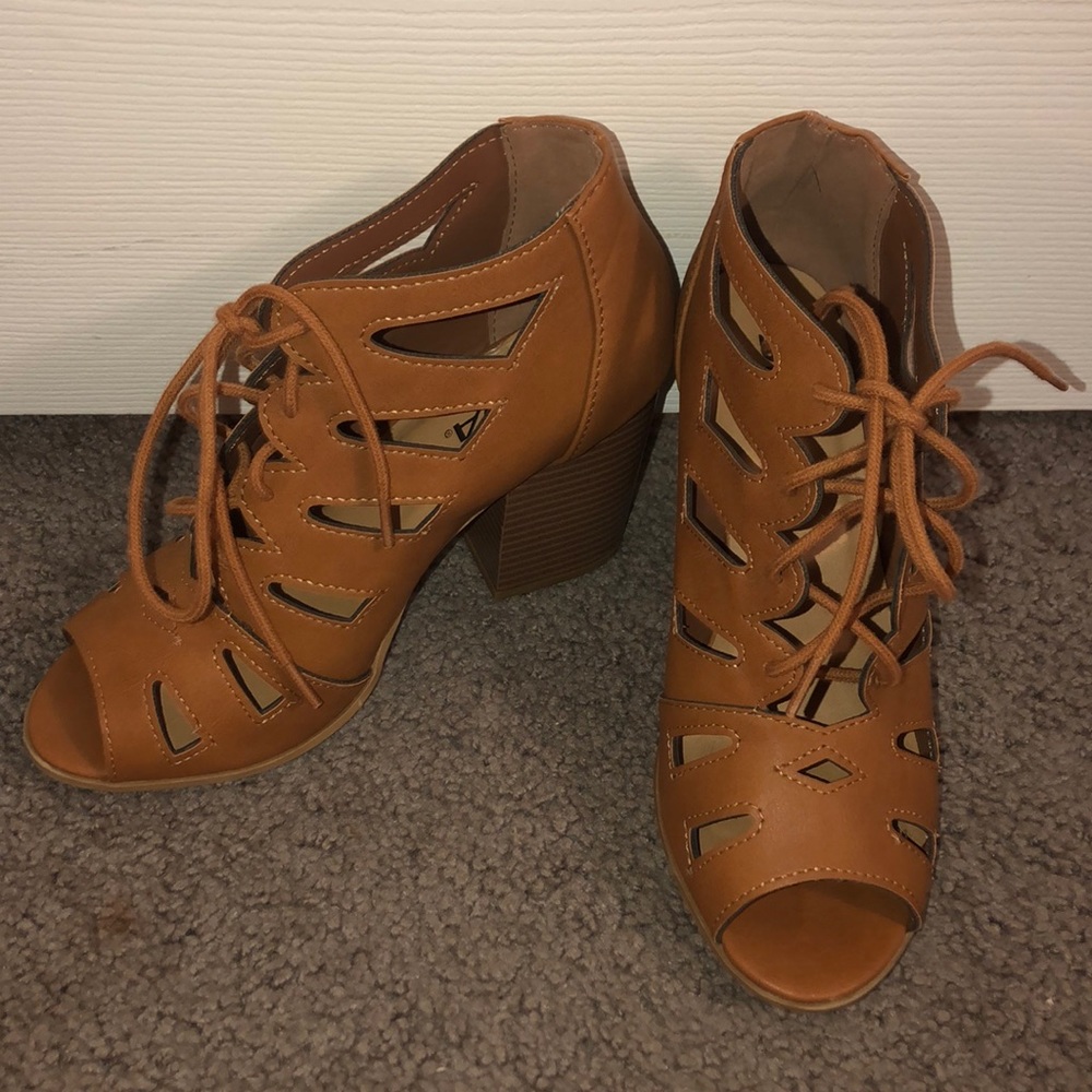 Nude chunky heel sandle